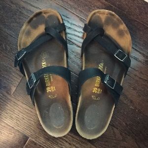 Birkenstock black toe strap 39